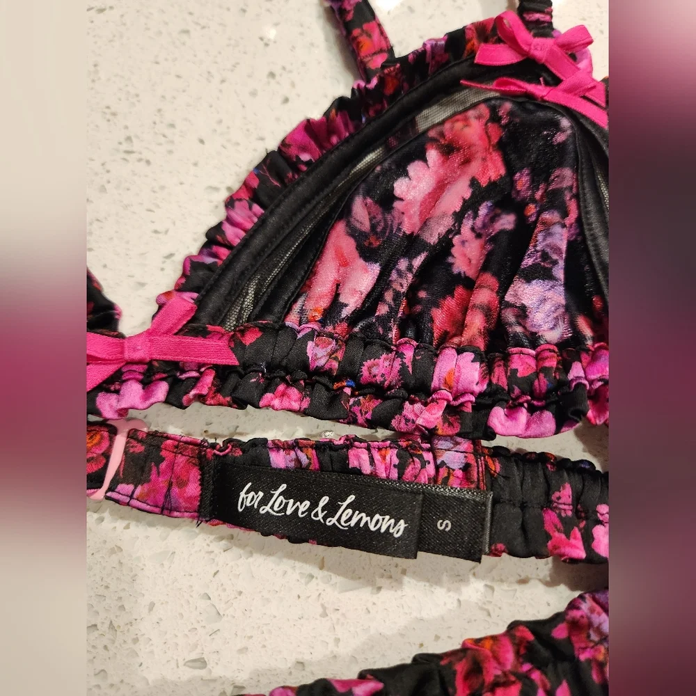 For Love and Lemons X Victoria’s Secret Farrah Bra + Thong set Small‎